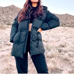 Fabletics Venture Black Puffer Coat Size XL
Excellent Like New